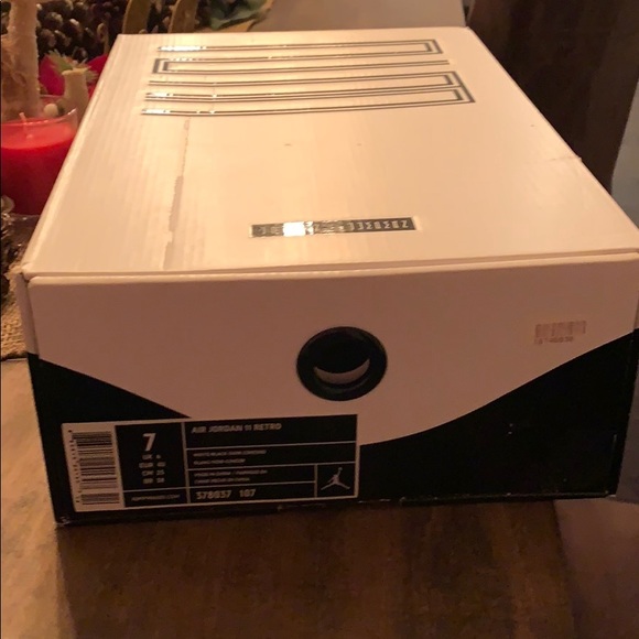 2011 Jordan 11 concords - Picture 4 of 4